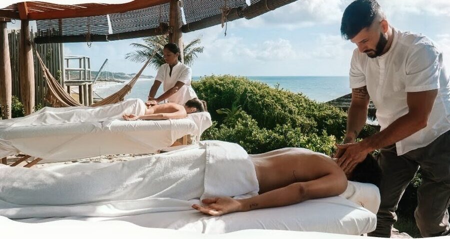 Massagem a dois, à beira-mar