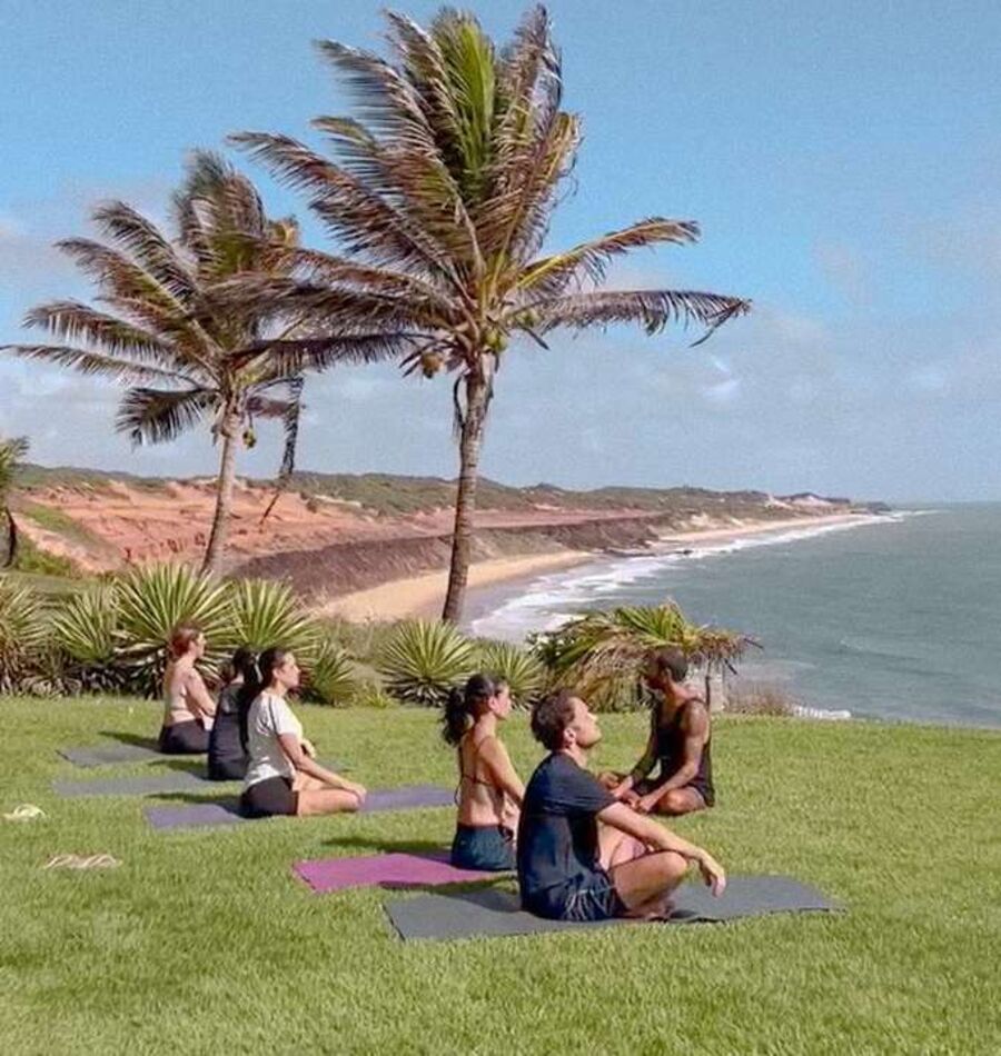 Yoga ao nascer do sol